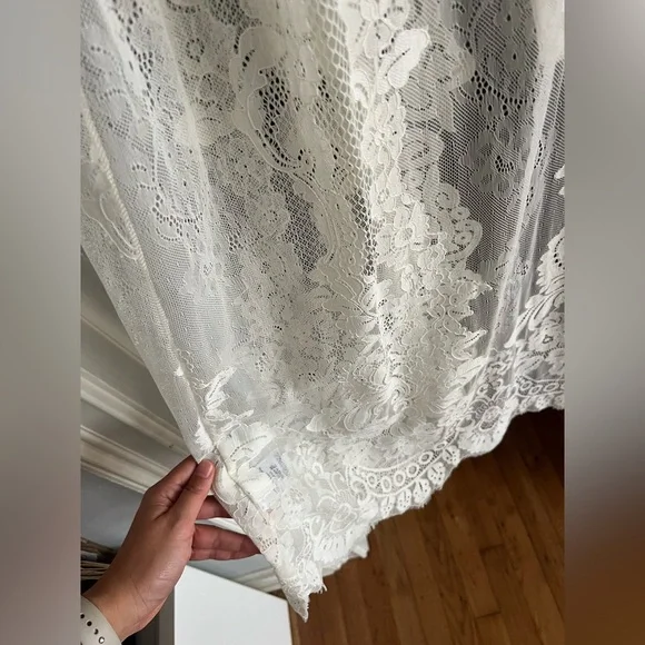 Long Ivory Lace Robe with Tie Belt - Picture 5 of 6